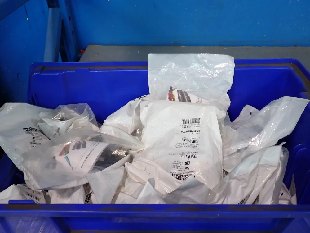 Phoenix Contact Device Connector, Qty: 39 - Ca-17p1n8a8008s