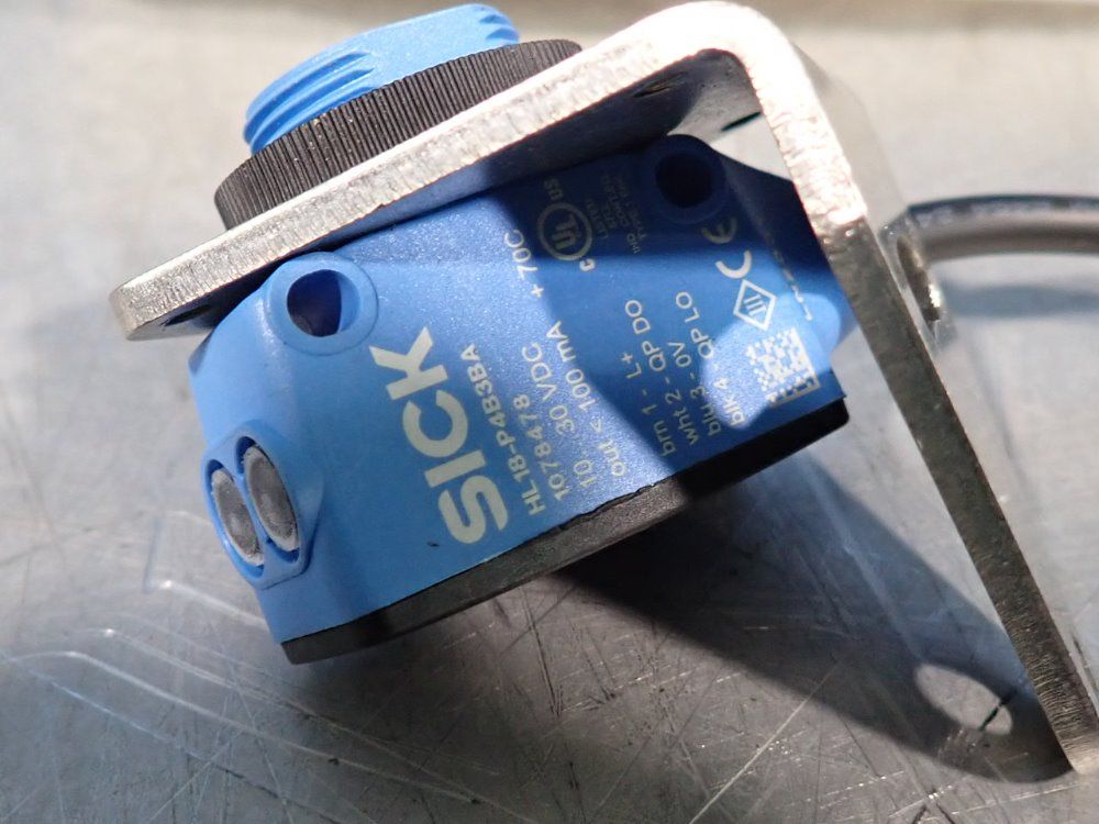 Sick Lot Of 3 Photoelectric Sensor - Gl6-p7111, Hl18-p4b3ba