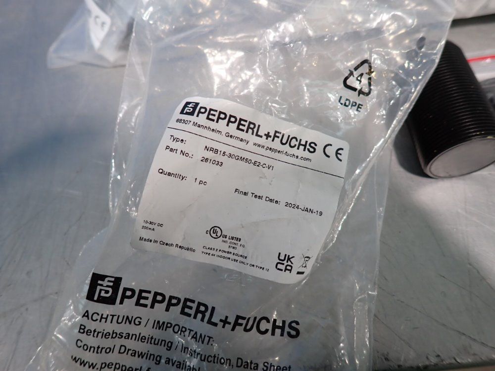 Pepperl + Fuchs Lot Of 33 Inductive Sensors - Nrb15-30gm50-e2-c-v1