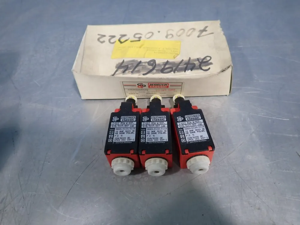 Bernstein Lot Of 3 Limit Switches - I-u1z Riw W-nip