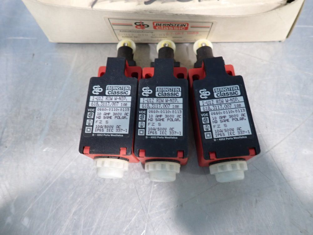 Bernstein Lot Of 3 Limit Switches - I-u1z Riw W-nip
