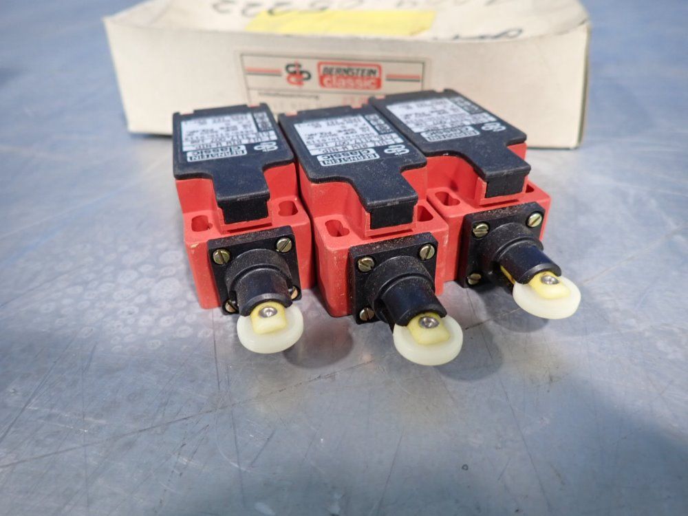 Bernstein Lot Of 3 Limit Switches - I-u1z Riw W-nip