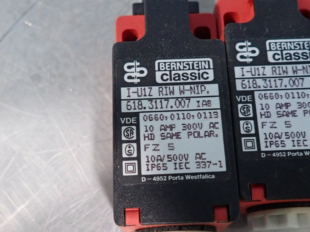 Bernstein Lot Of 3 Limit Switches - I-u1z Riw W-nip