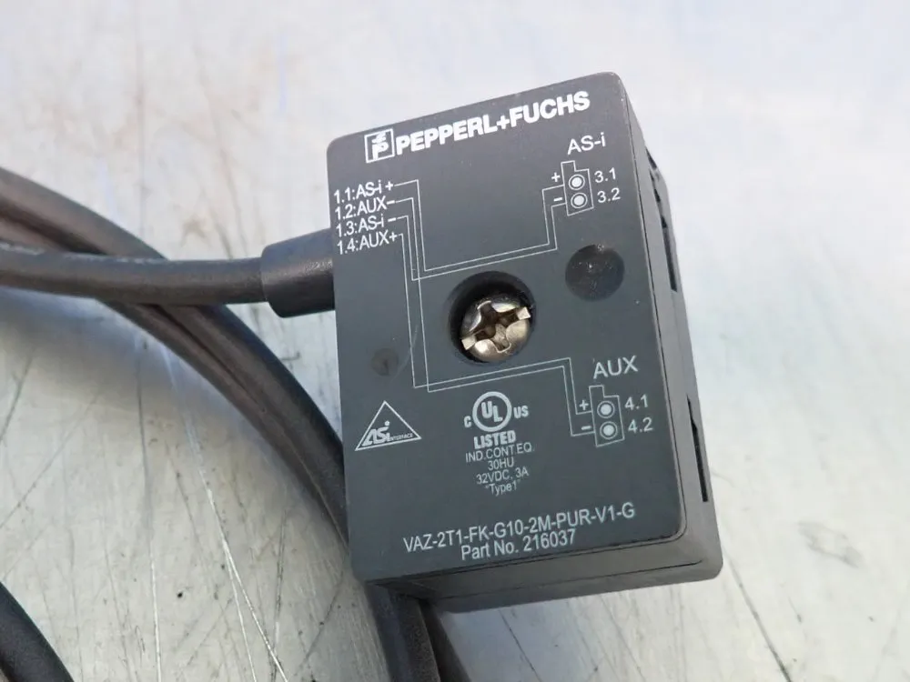 Pepperl + Fuchs Lot Of 5 Splitter Box - Vaz-2t1-fk-g10-2m-pur-v1-g