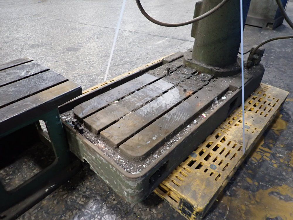 Hercules 8" X 31" Radial Arm Drill