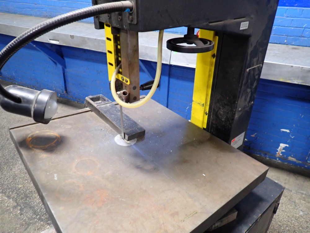 Dayton Electric 15" Vertical Bandsaw - 2ac27a