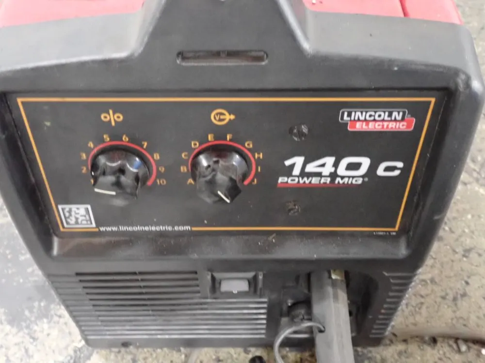 Lincoln Electric 140 Amp Welder - Power Mig 140c