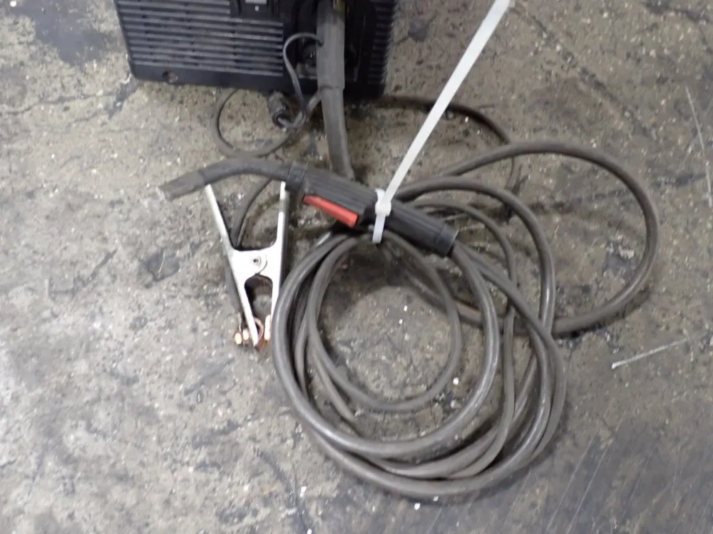 Lincoln Electric 140 Amp Welder - Power Mig 140c