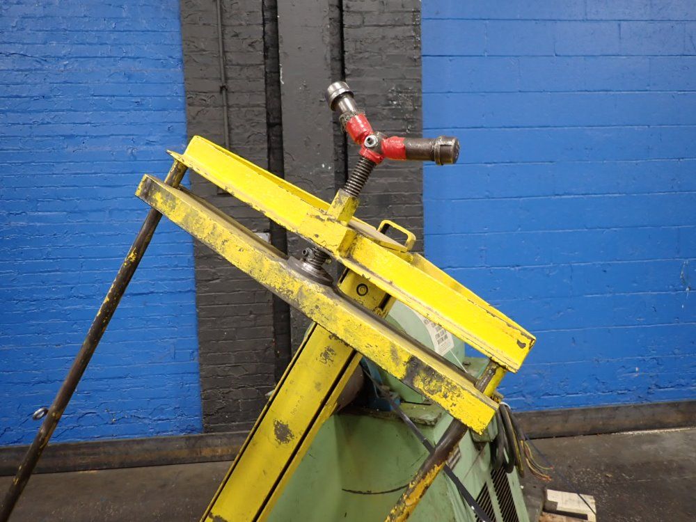 Ball & Jewell Plastic Pallet Mixer - D.d.d.t.