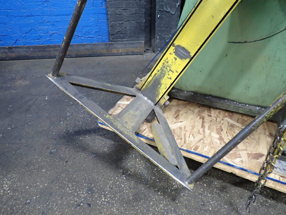 Ball & Jewell Plastic Pallet Mixer - D.d.d.t.