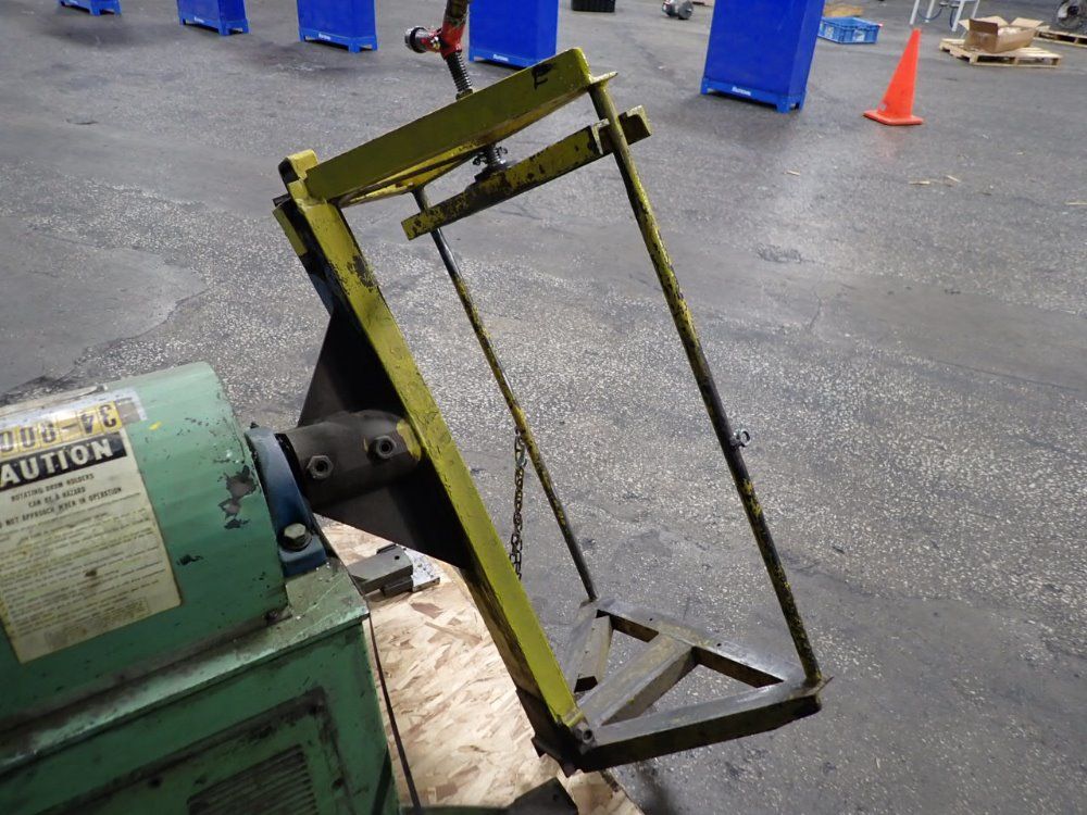 Ball & Jewell Plastic Pallet Mixer - D.d.d.t.