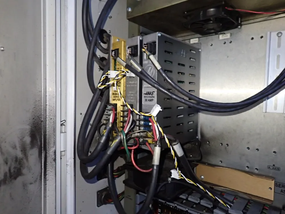 Haas 12" X 28 3/4" Cnc Vmc - Sminimill