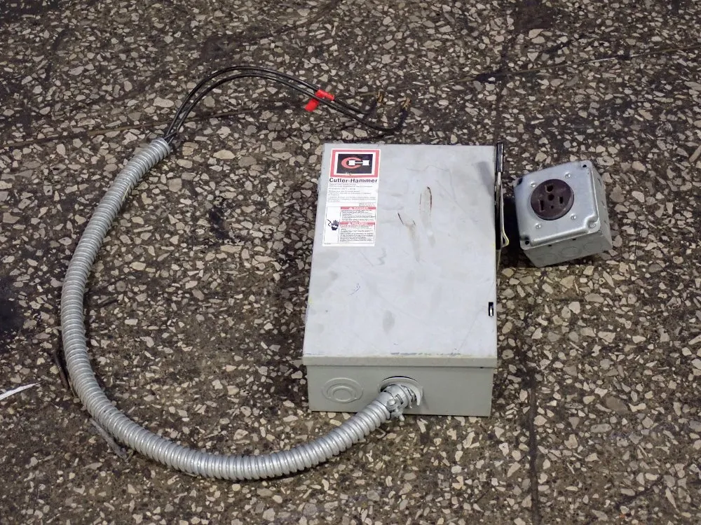 Cutler-hammer 60a / 240v Safety Switch - Dg222ngb