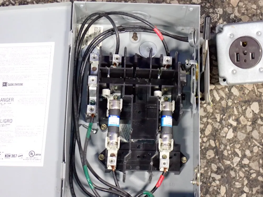 Cutler-hammer 60a / 240v Safety Switch - Dg222ngb