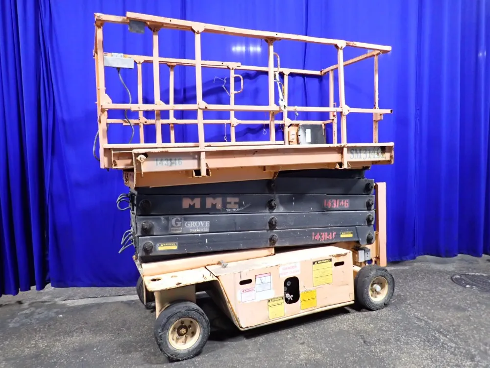 Grove Platform Lift - Sm3146e