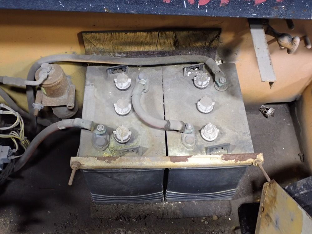 Grove Platform Lift - Sm3146e