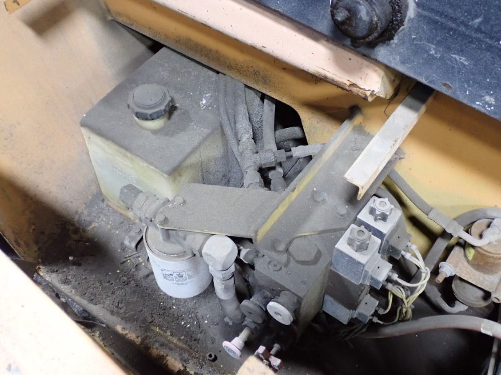 Grove Platform Lift - Sm3146e