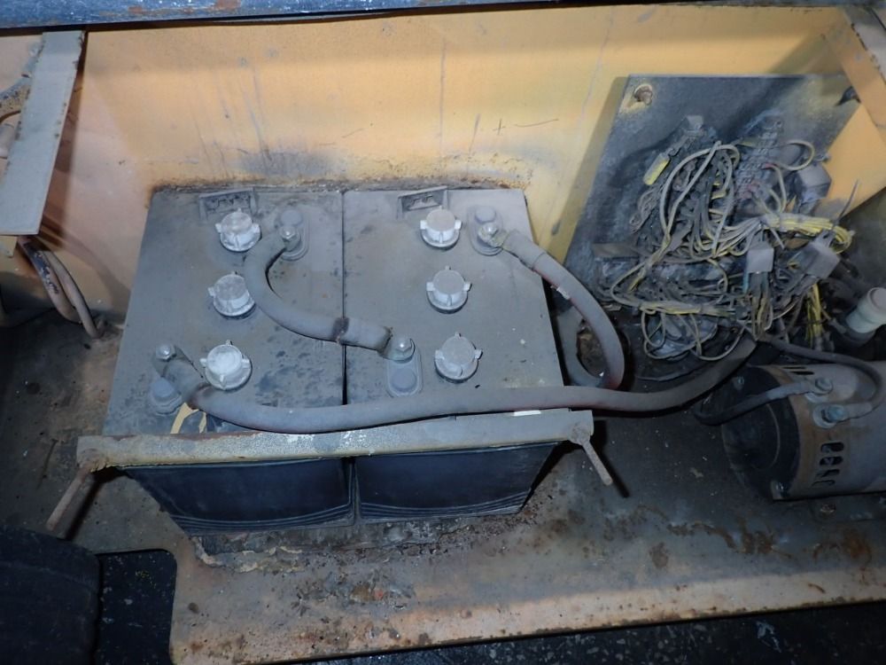 Grove Platform Lift - Sm3146e