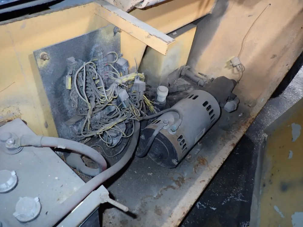 Grove Platform Lift - Sm3146e