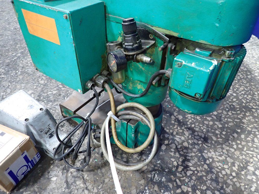 Bracker Corp Riveter - Rn 102