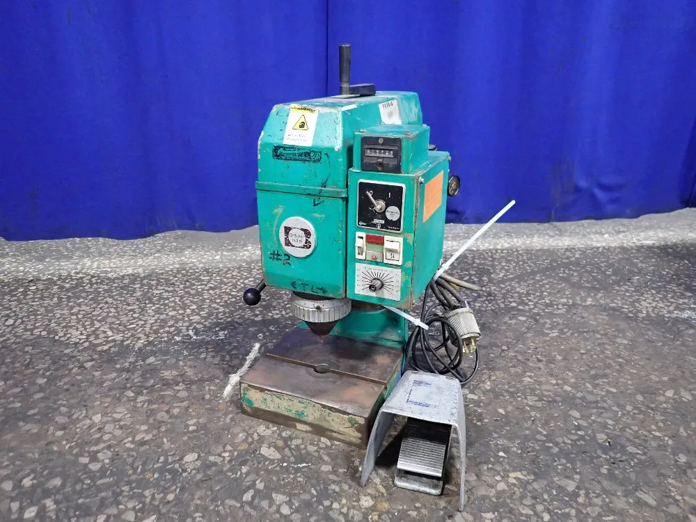 Bracker Corp Riveter - Rn 102