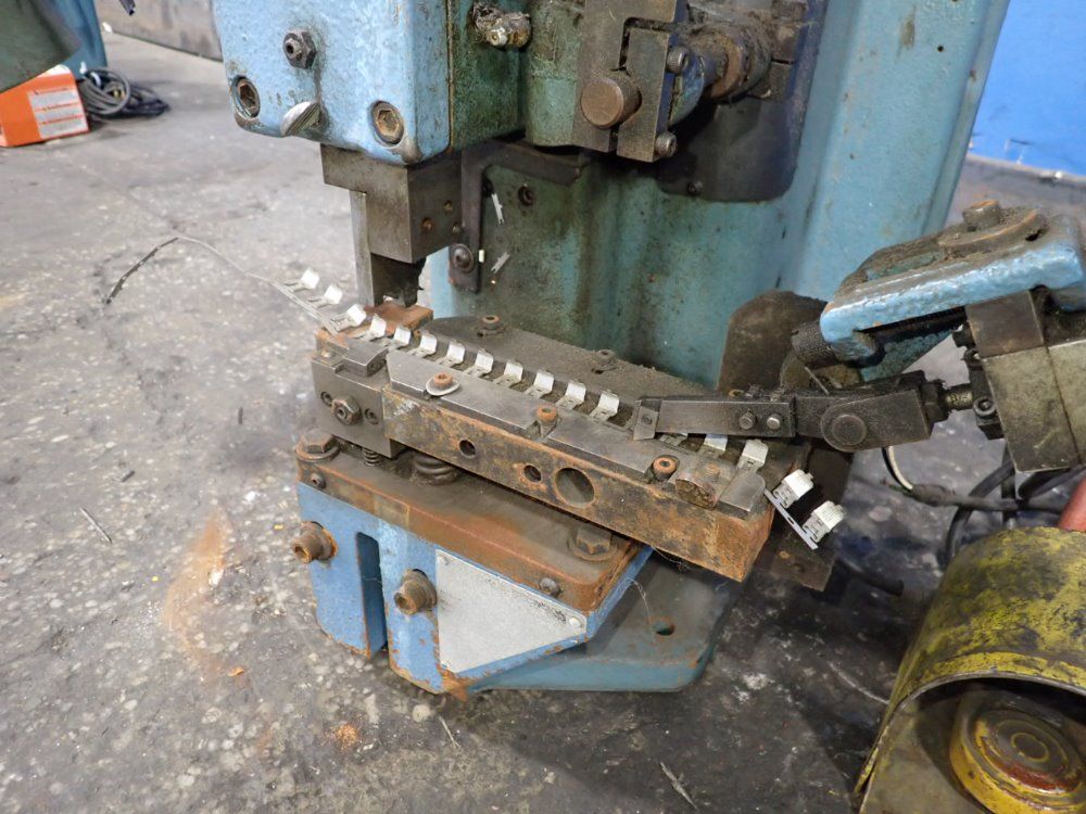 Amp Crimper - 565435-5