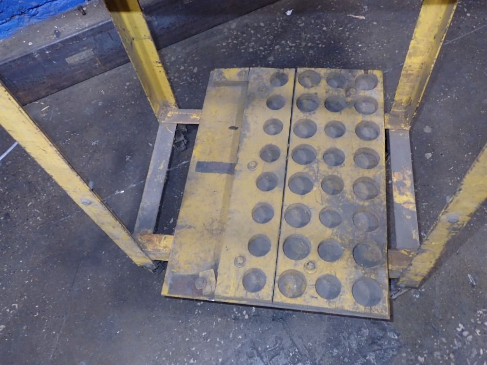 21" X 18" Tool Holder Cart