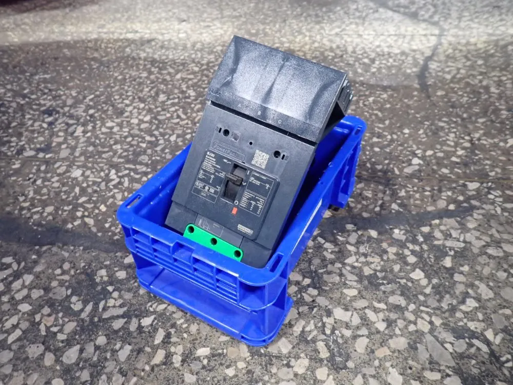 Square D 30 Amp Circuit Breaker - Bja36030