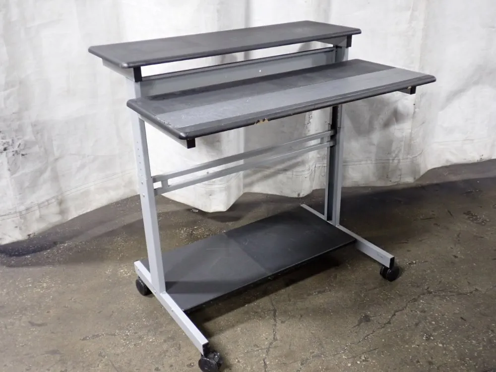 40"x30"x38" Portable Desk