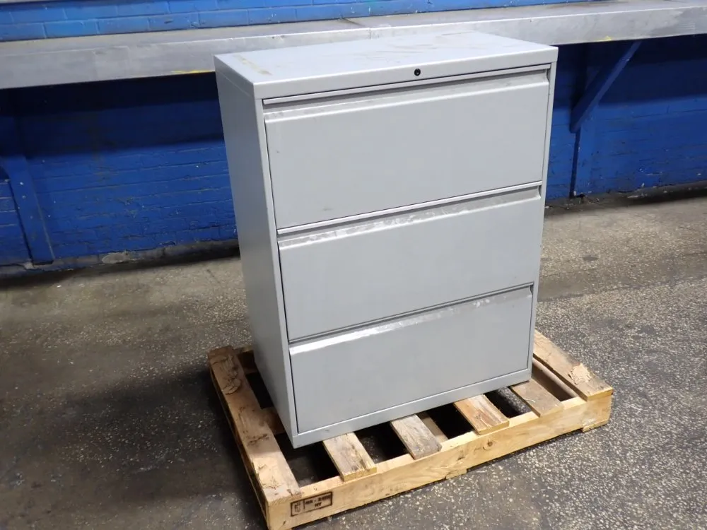 30"x18"x39" File Cabinet