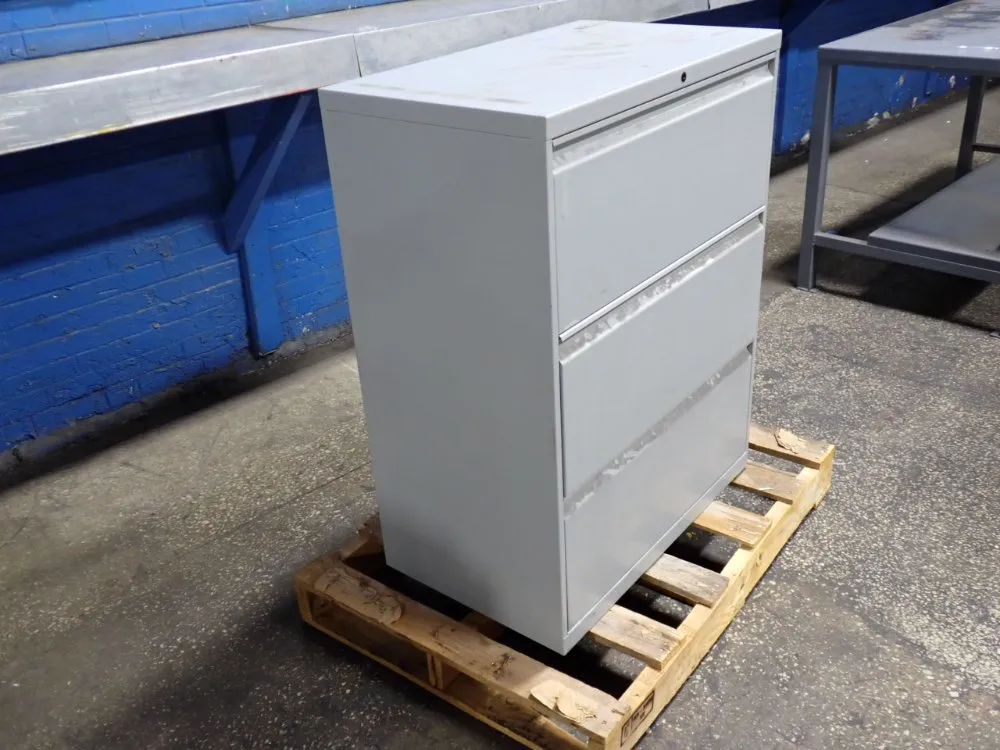 30"x18"x39" File Cabinet