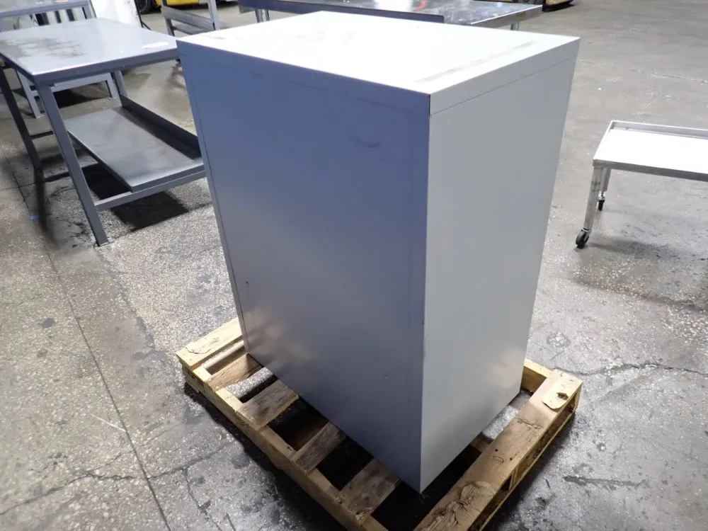 30"x18"x39" File Cabinet