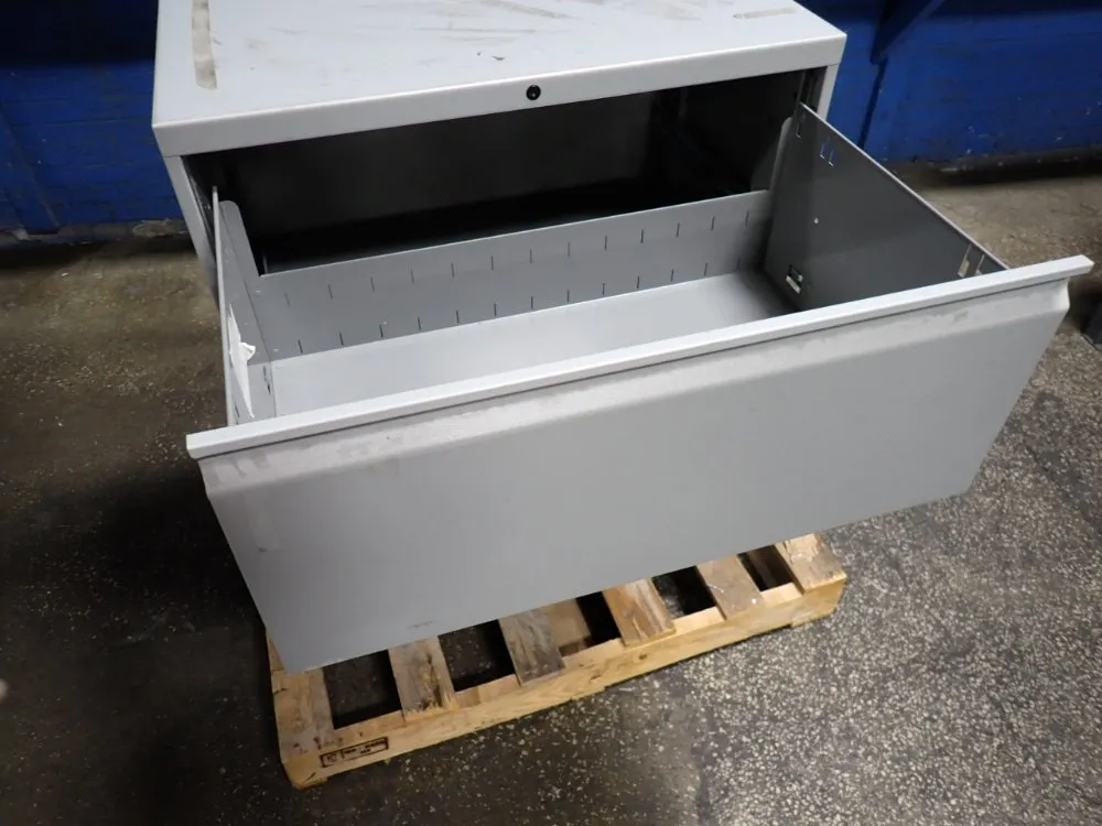 30"x18"x39" File Cabinet