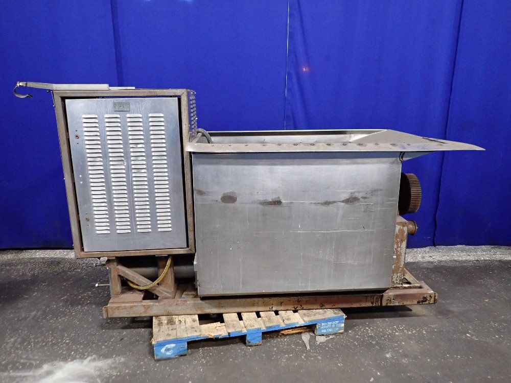 Amf 36" X 47" Mixer