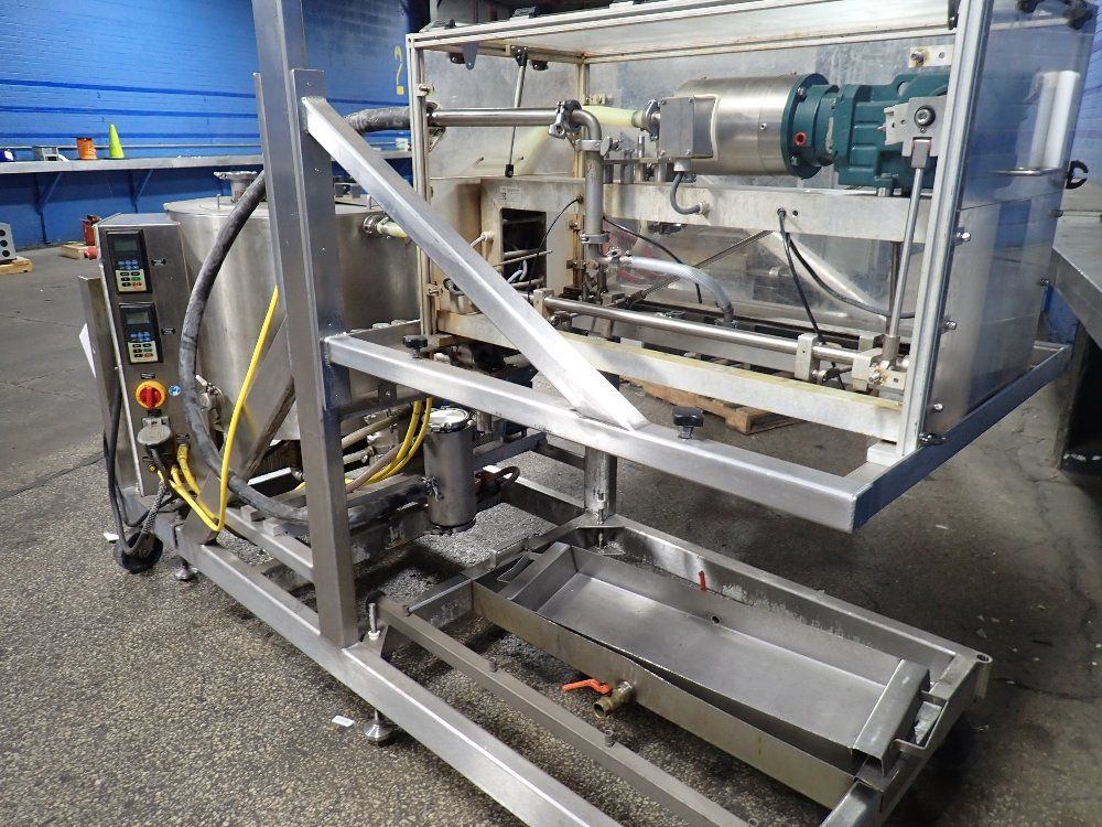 Savage Bros Co. Icing Machine - 133 Thch