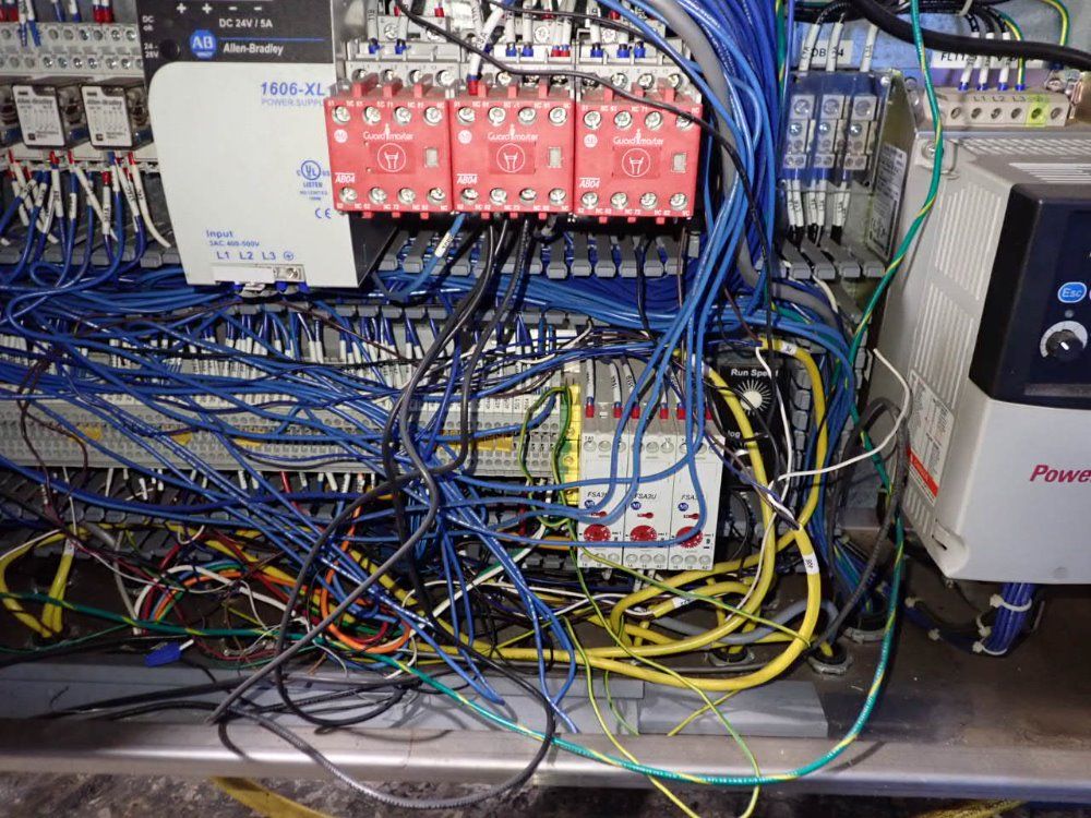 Klikok Woodman Feeder - Genesis-nordson