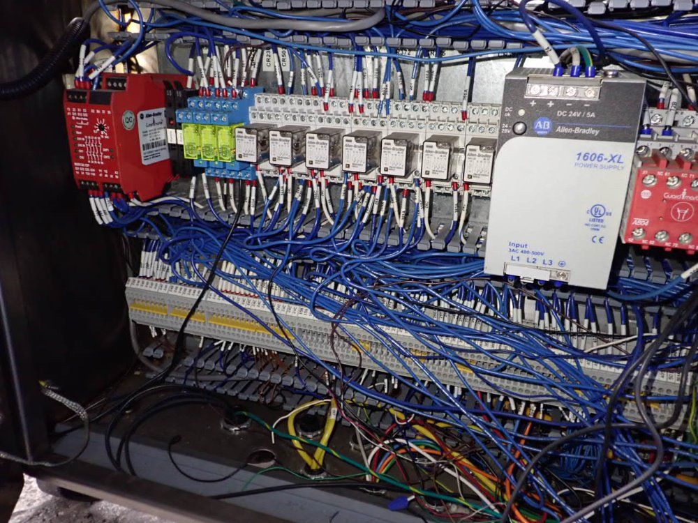 Klikok Woodman Feeder - Genesis-nordson