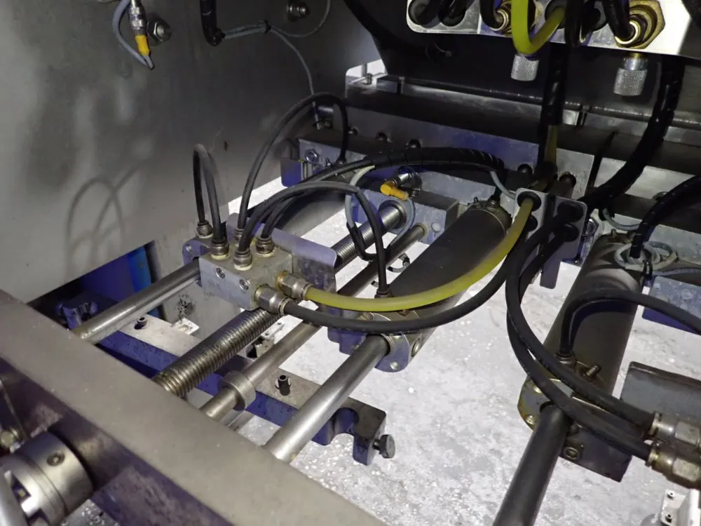 Hinds Bock 22" X 32" Filling Machine - 13p-01