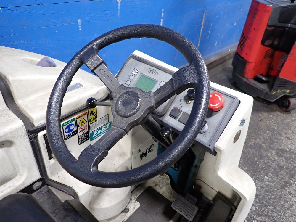 Tennant 47" Floor Scrubber - 7300