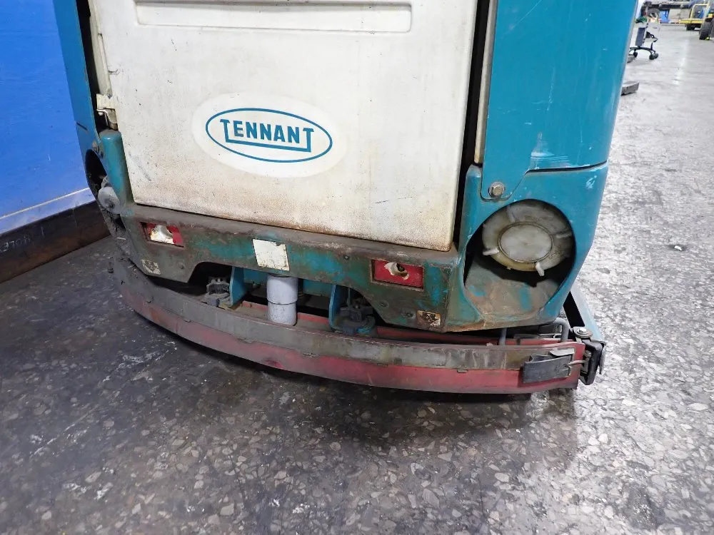 Tennant 47" Floor Scrubber - 7300