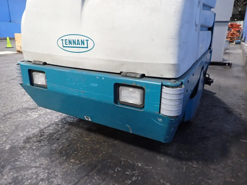 Tennant 47" Floor Scrubber - 7300