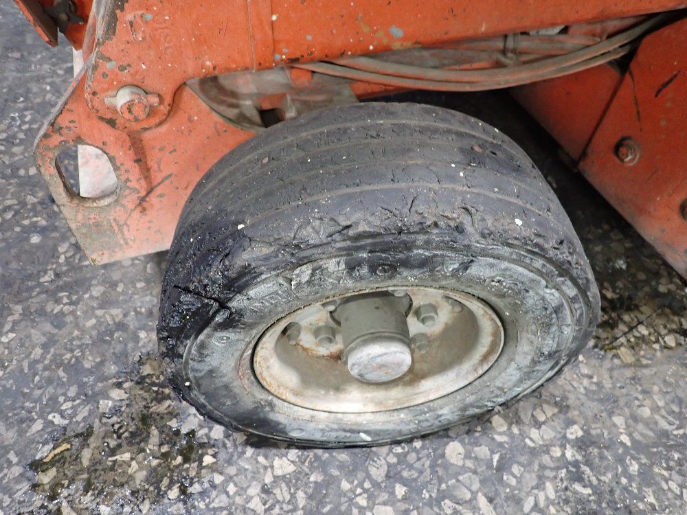 Economy 1500 Lbs Scissor Lift - 2046