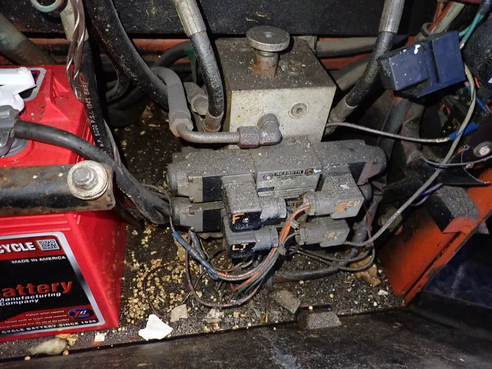 Economy 1500 Lbs Scissor Lift - 2046