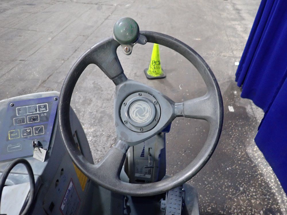 Nilfisk Advance 43" Floor Scrubber - Adgressor 3220c