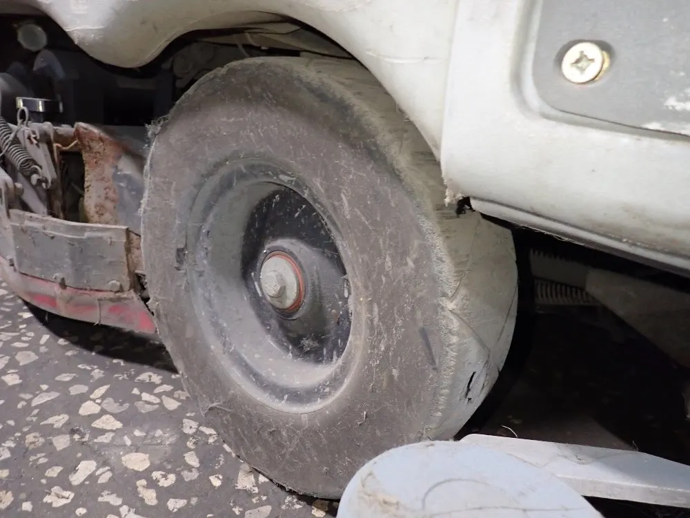 Nilfisk Advance 43" Floor Scrubber - Adgressor 3220c