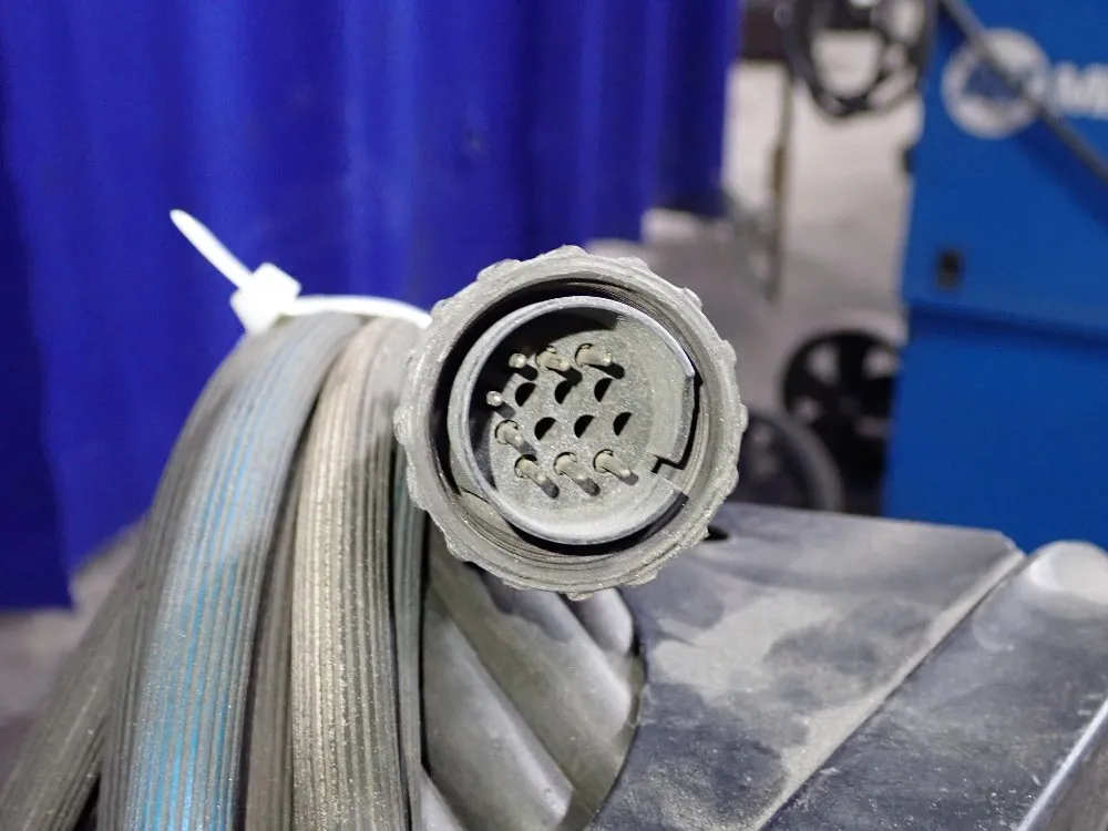 Miller 400 Amp Wire Feeder - Xr Control