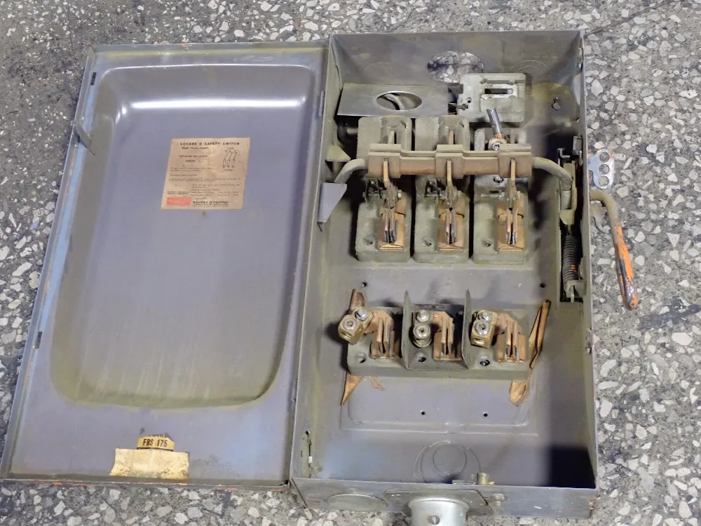 Square D 200a/600v Enclosed Switch - A463447 Series A2