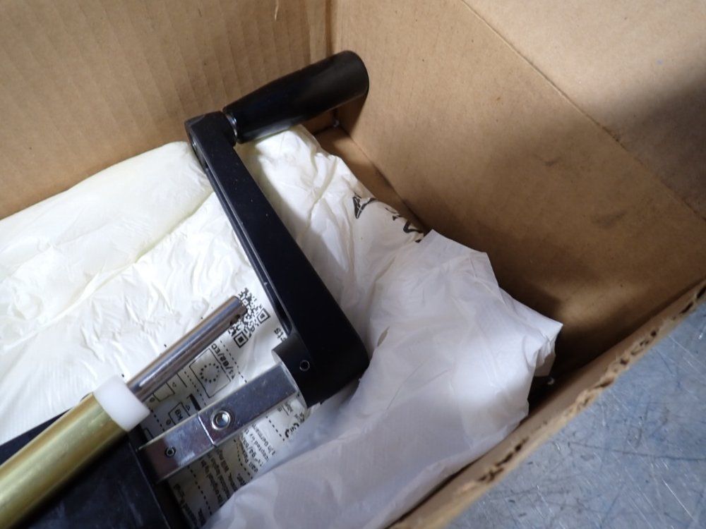 Bucher Hydraulic 500 Lbs Hydraulic Lift - 1m-c1c-08-s