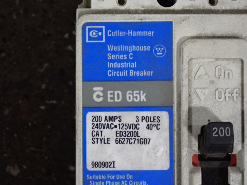 Cutler-hammer 200 A Circuit Breaker