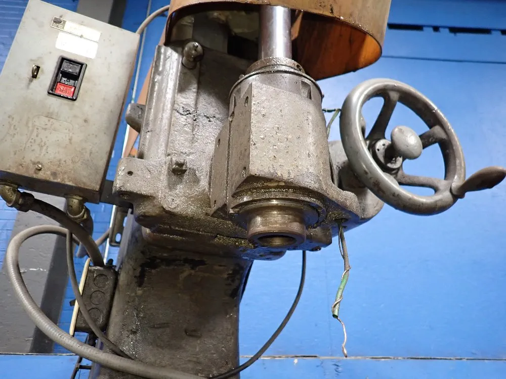 Brown & Sharpe 11 3/4" X 32" Vertical Mill - No.1